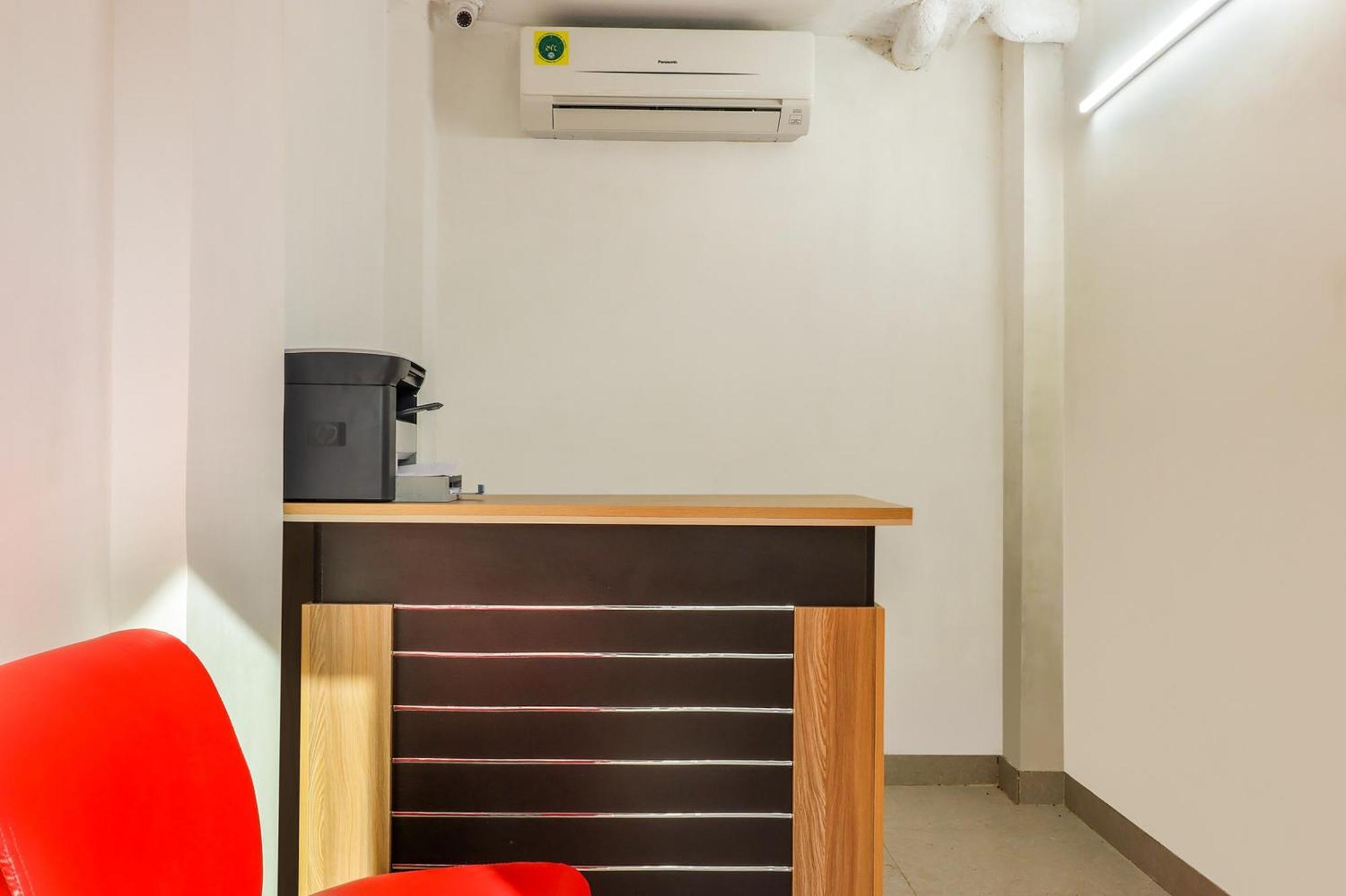 Hotel O Vgs Chinhat Екстер'єр фото