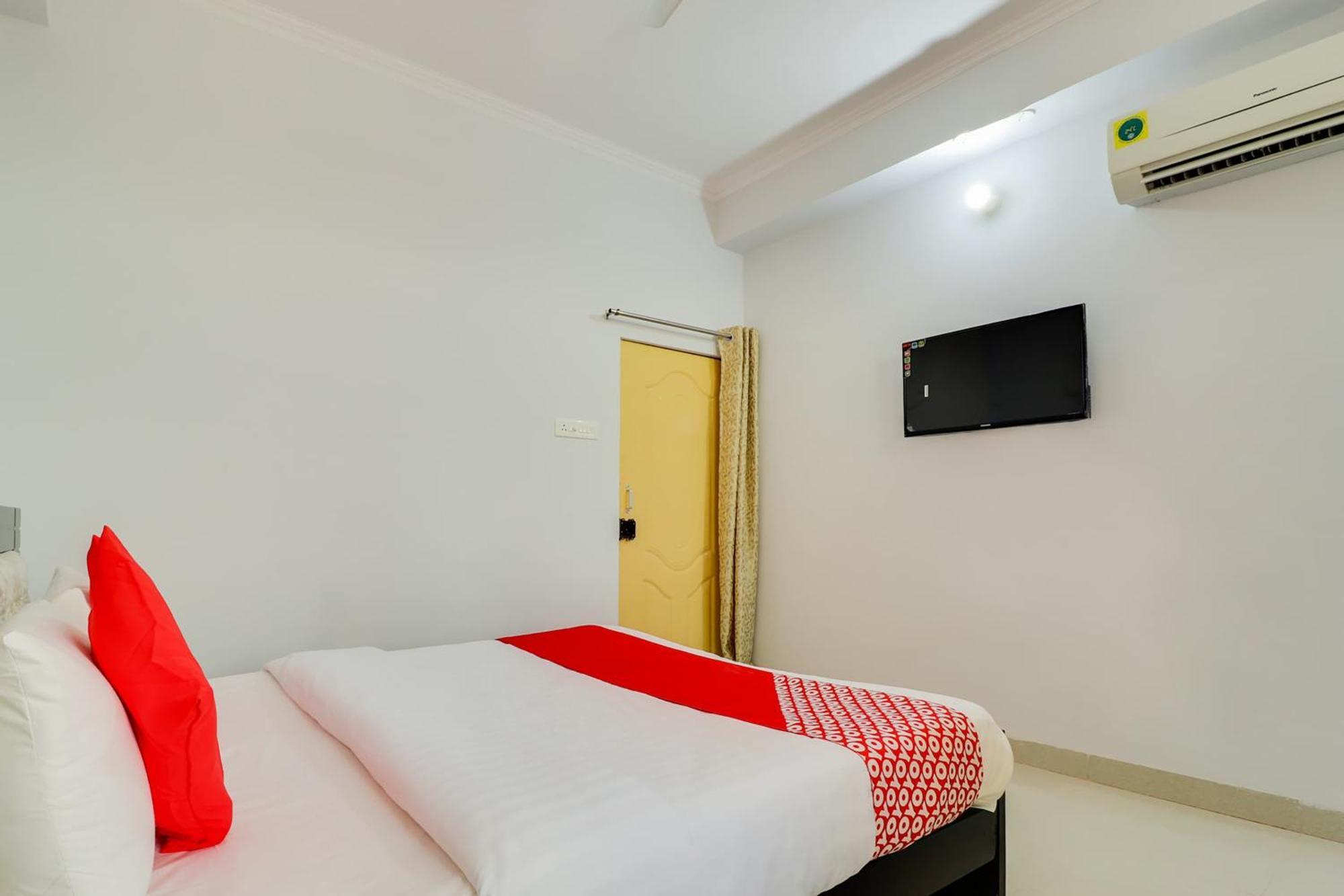 Hotel O Vgs Chinhat Екстер'єр фото