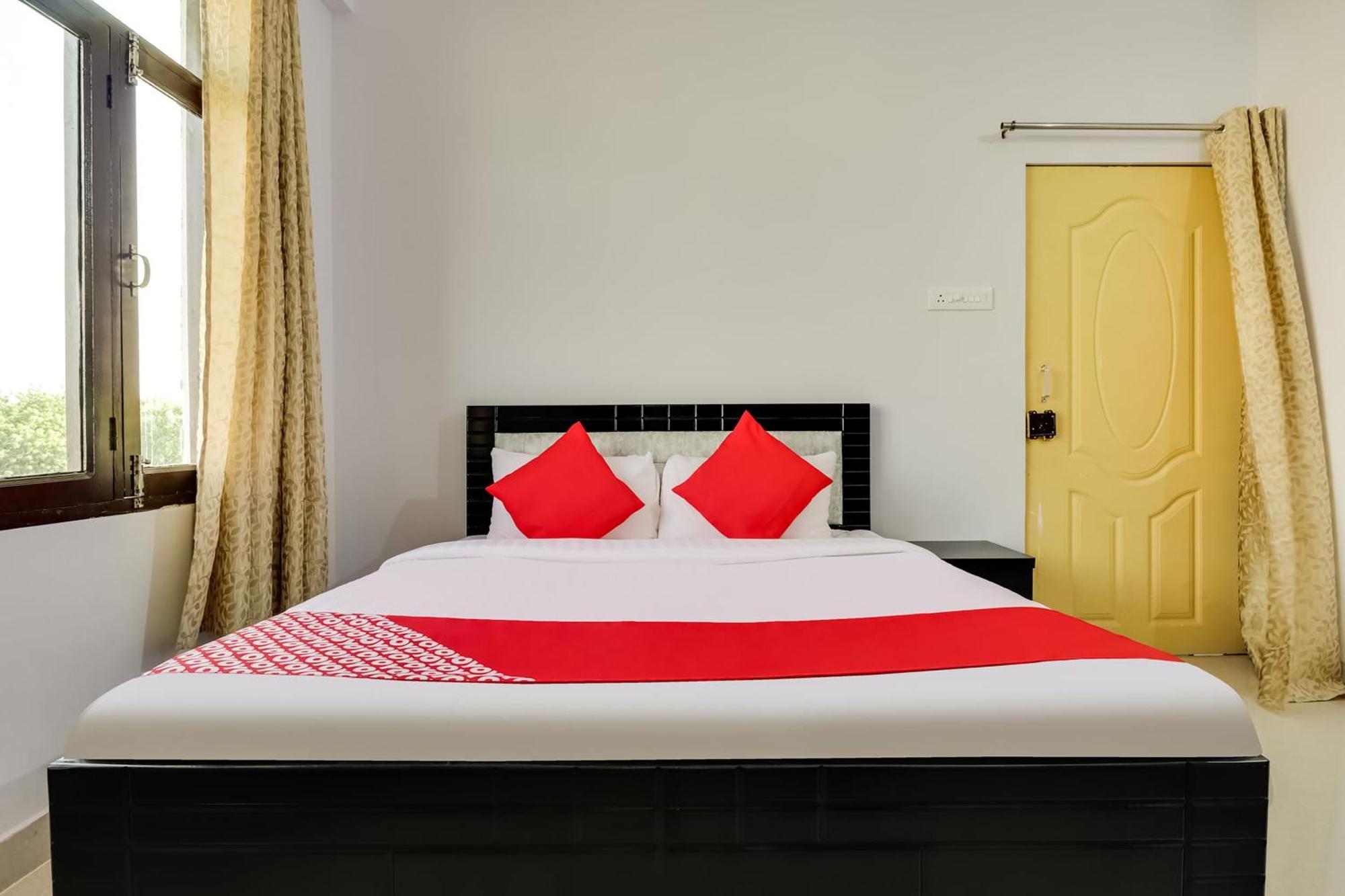Hotel O Vgs Chinhat Екстер'єр фото