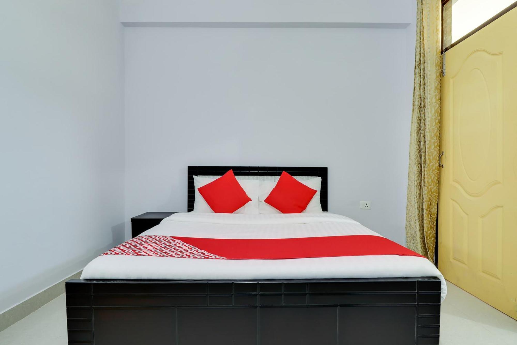 Hotel O Vgs Chinhat Екстер'єр фото